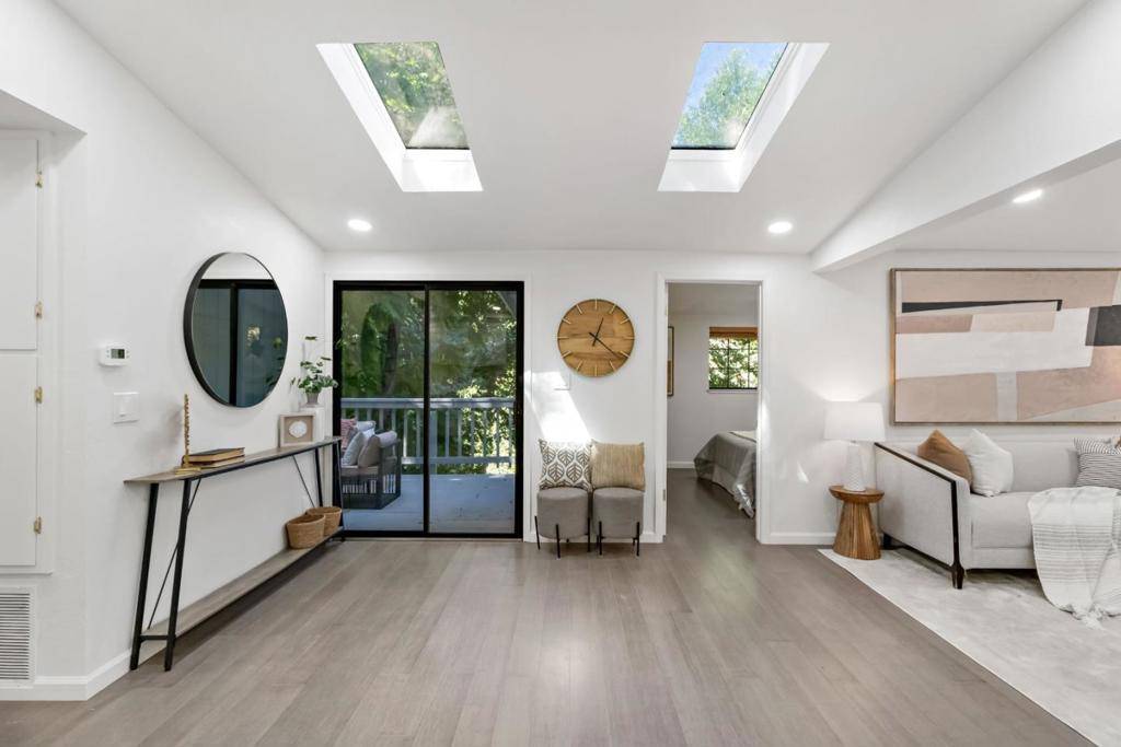 Los Gatos, CA 95033,18122 Virginia DR
