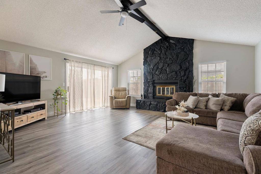 Hayward, CA 94545,26147 Stryker ST