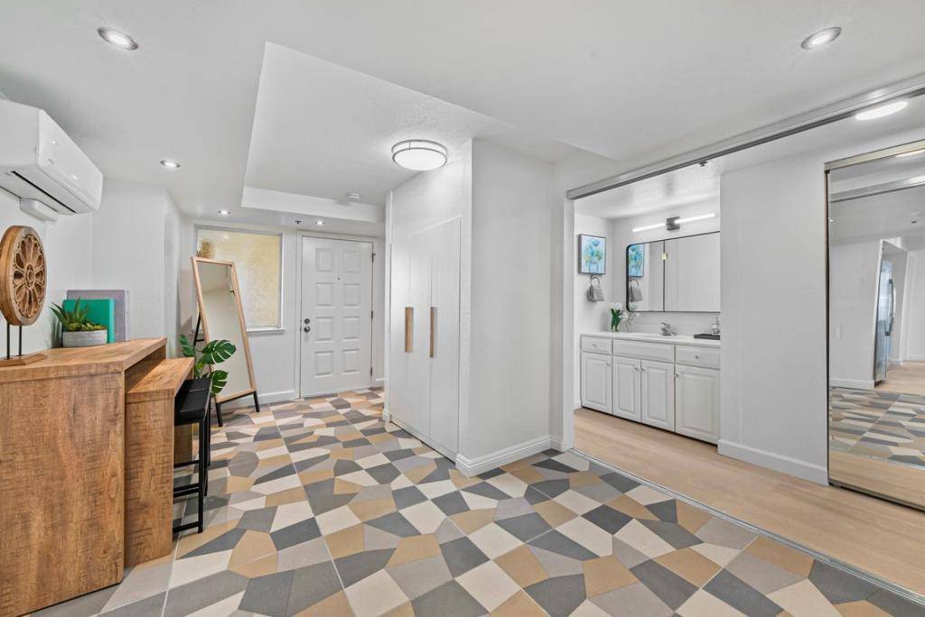 Palo Alto, CA 94301,165 Forest AVE #2A