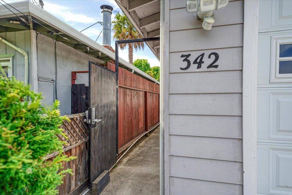 Santa Cruz, CA 95060,342 Wilkes CIR
