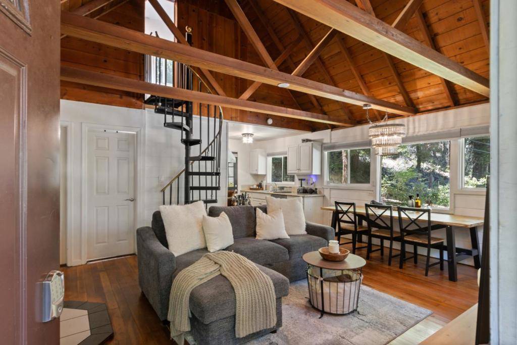 Boulder Creek, CA 95006,15475 Big Basin WAY