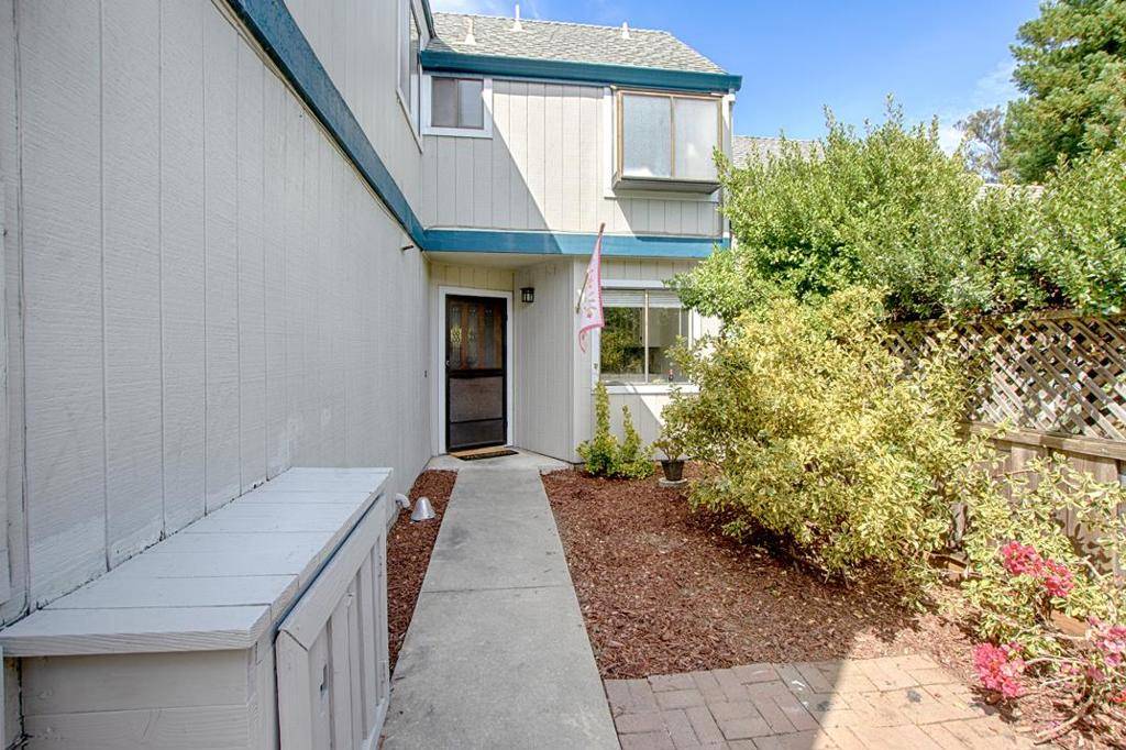 Santa Cruz, CA 95065,2607 Mallory LN