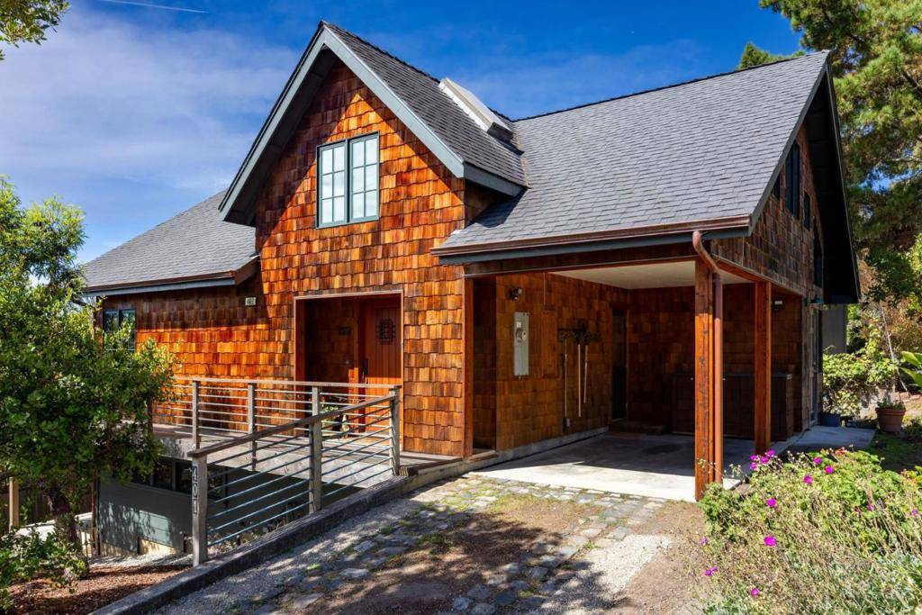 El Granada, CA 94018,401 Avenue Del Oro