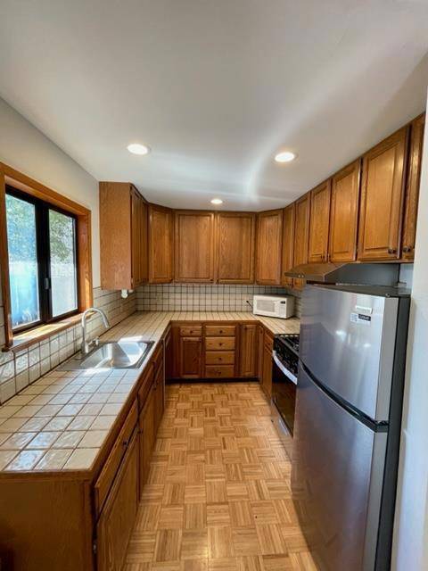 Menlo Park, CA 94025,1307 University DR #C