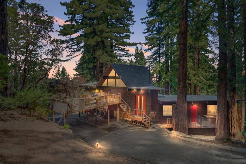 Woodside, CA 94062,12 Summit RD