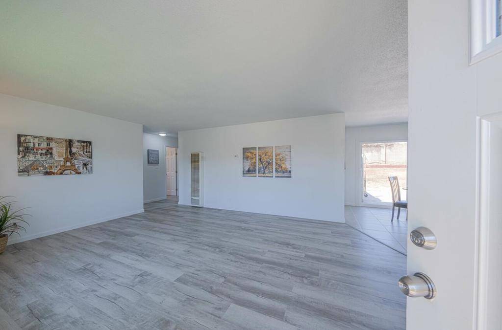 Salinas, CA 93906,1731 Pescadero DR