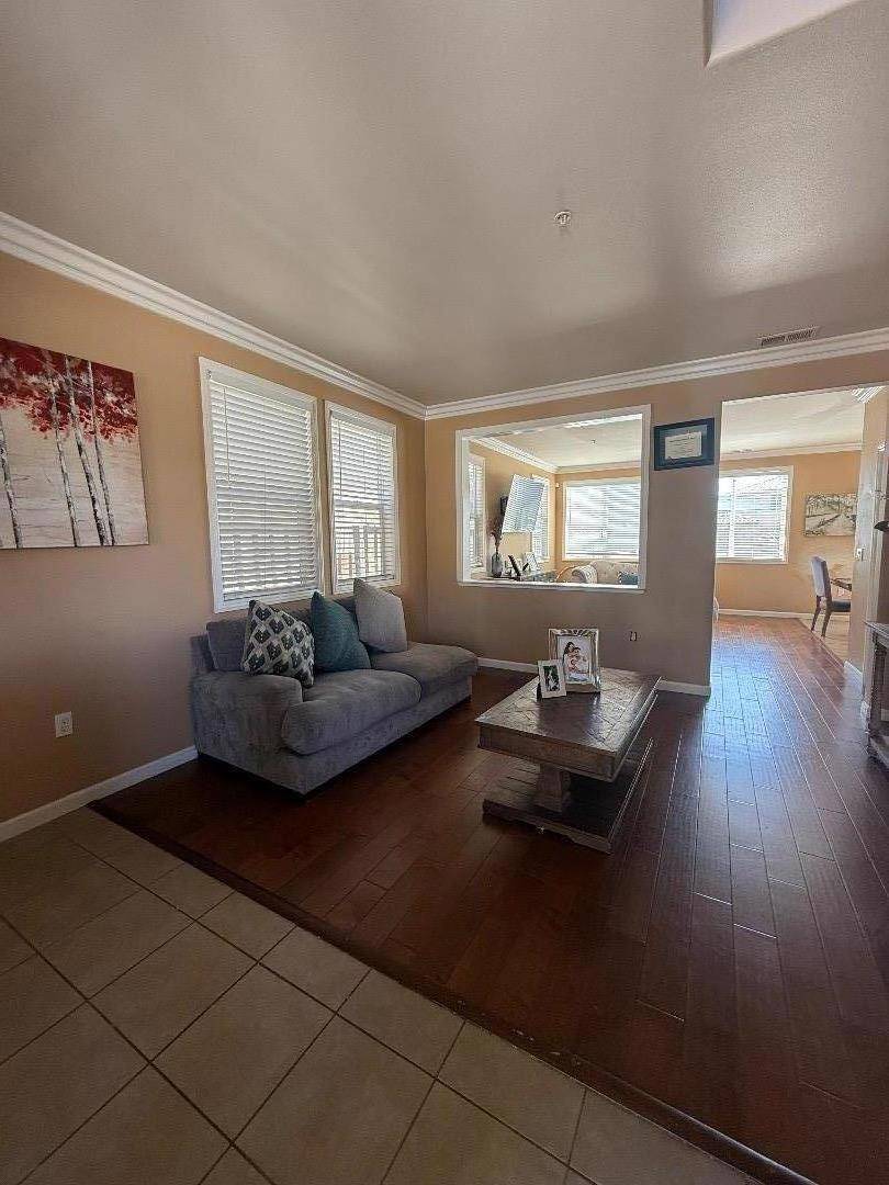 Salinas, CA 93905,1058 Sardinia DR