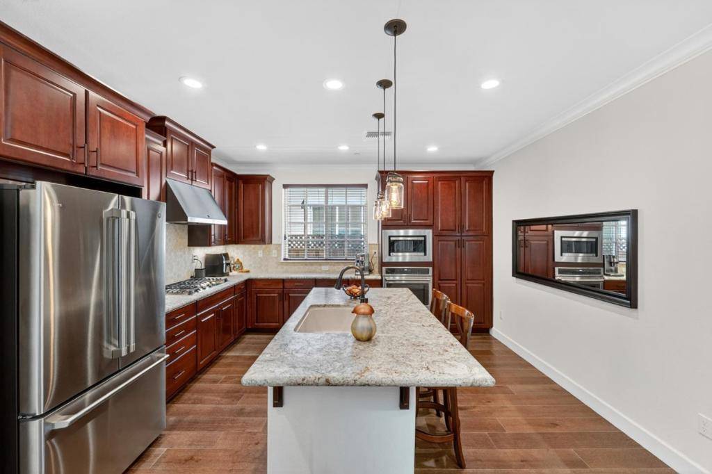 Los Gatos, CA 95032,14145 Capri DR