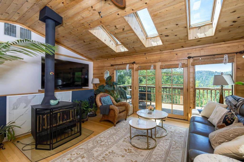 Boulder Creek, CA 95006,646 Blue Ridge DR