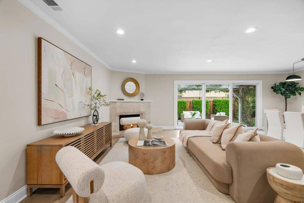 Mountain View, CA 94040,1709 Peartree LN