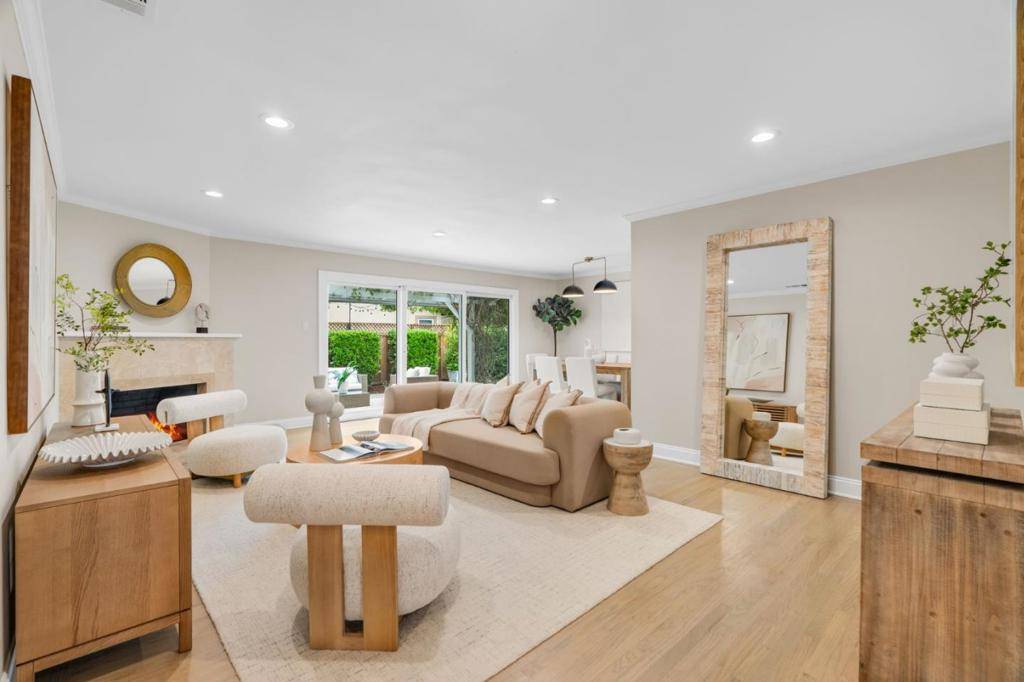 Mountain View, CA 94040,1709 Peartree LN