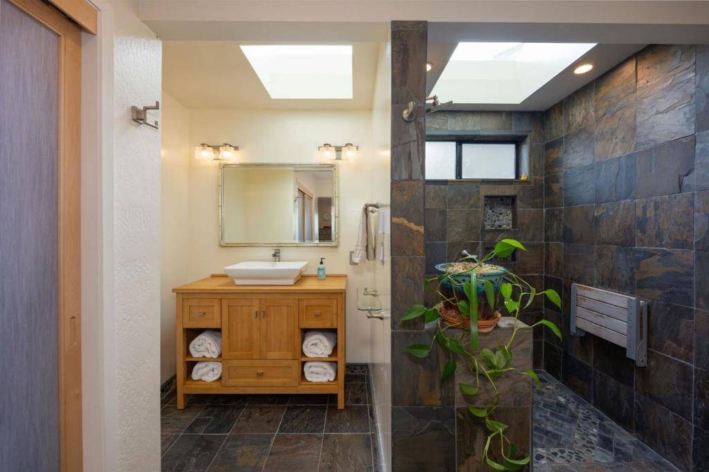 Moss Beach, CA 94038,86 Madrone AVE