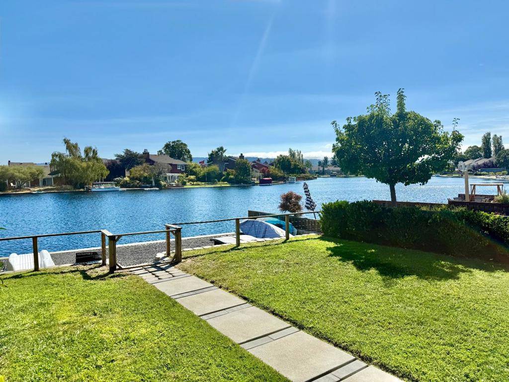 Foster City, CA 94404,814 Byrd LN