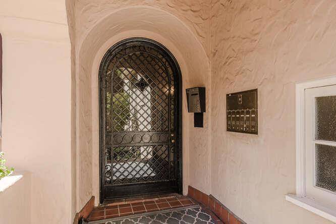 San Mateo, CA 94402,26 W 4th AVE #1