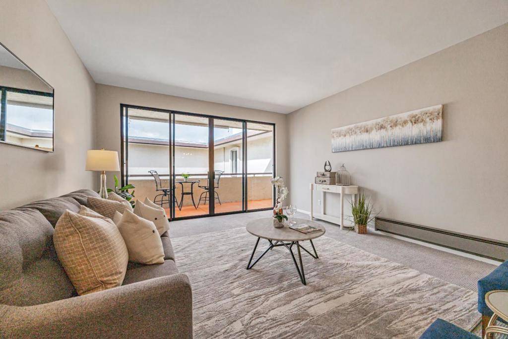 Burlingame, CA 94010,1427 Floribunda AVE #304