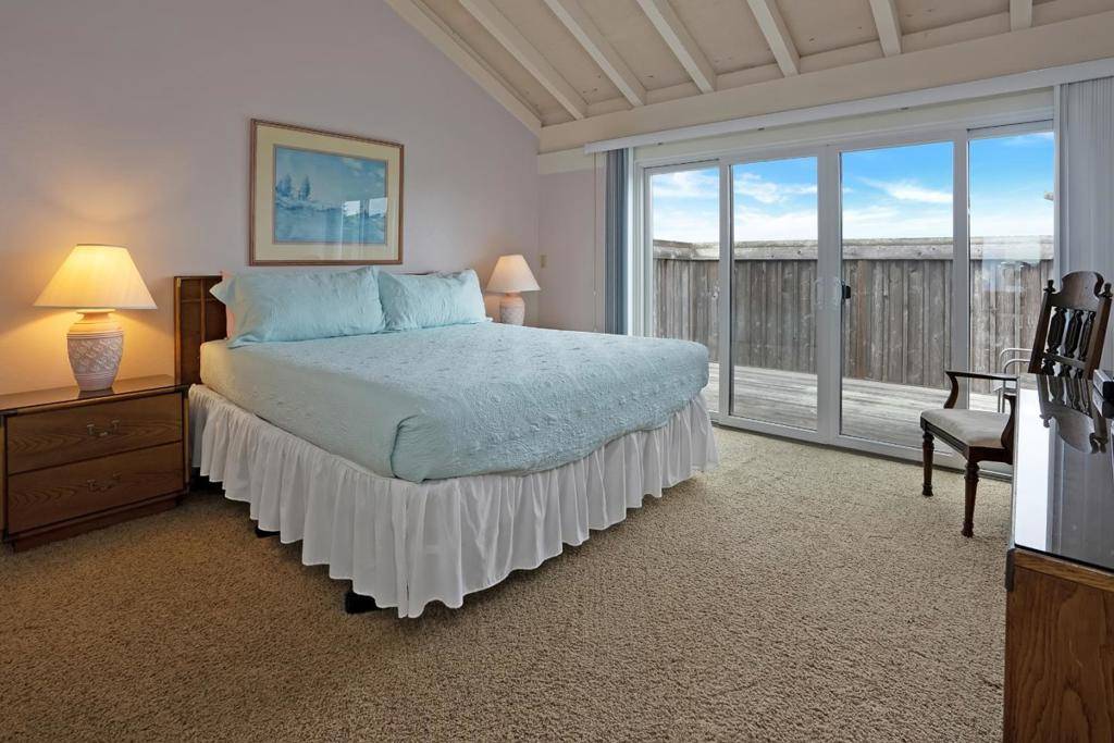 Moss Landing, CA 95039,210 Monterey Dunes WAY
