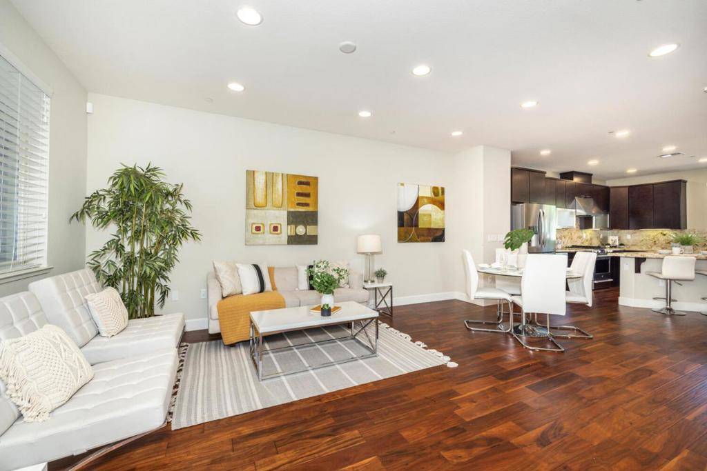 San Jose, CA 95123,827 Lotus Flower LOOP