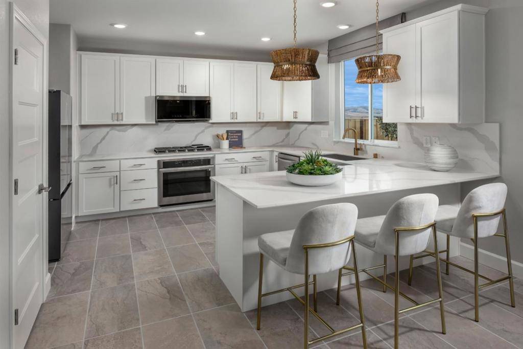 Hollister, CA 95023,401 Walk About WAY