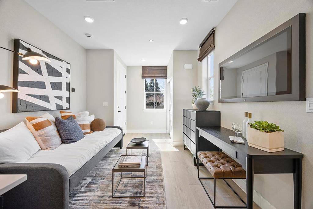 Castro Valley, CA 94546,21061 Story ST