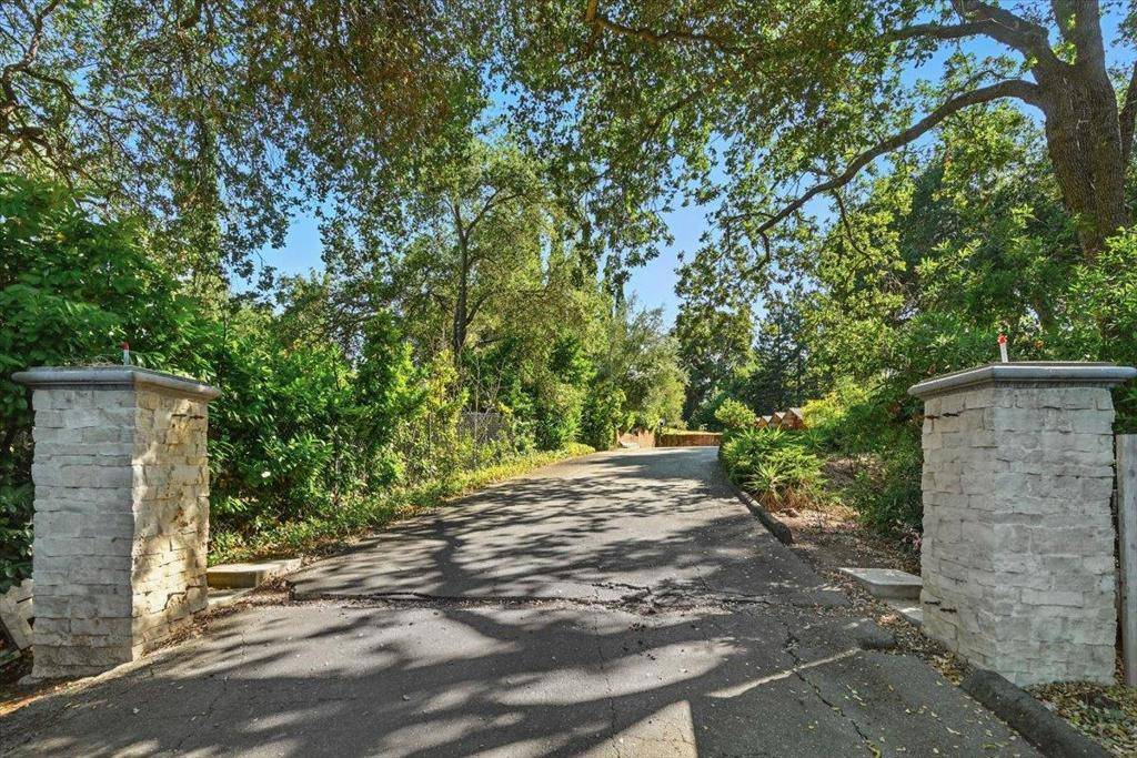 Saratoga, CA 95070,14582 Horseshoe CT