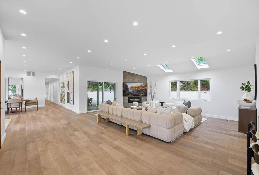 Los Gatos, CA 95032,15560 Blossom Hill RD