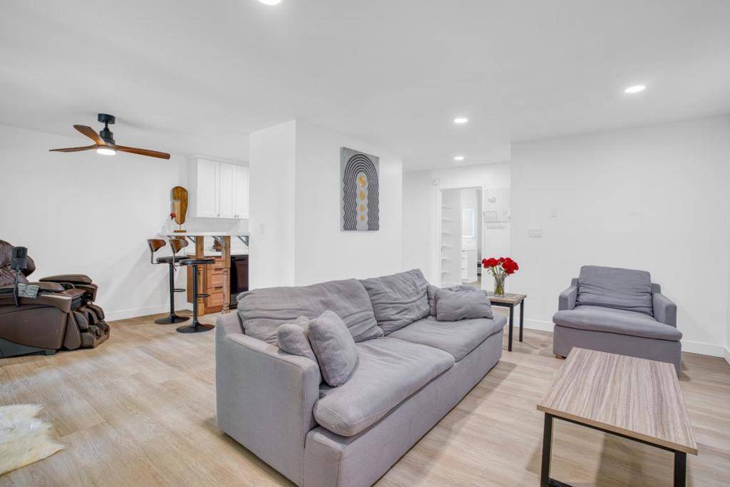 Mountain View, CA 94043,505 Cypress Point DR #213