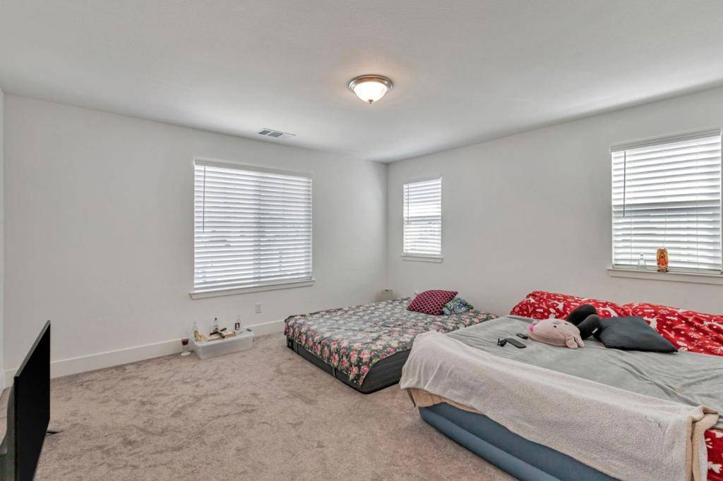 Hollister, CA 95023,1180 Cherry Peak WAY