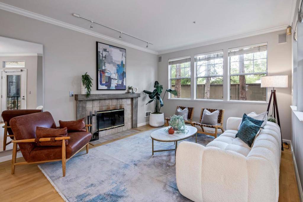 Menlo Park, CA 94025,2160 Santa Cruz AVE #22