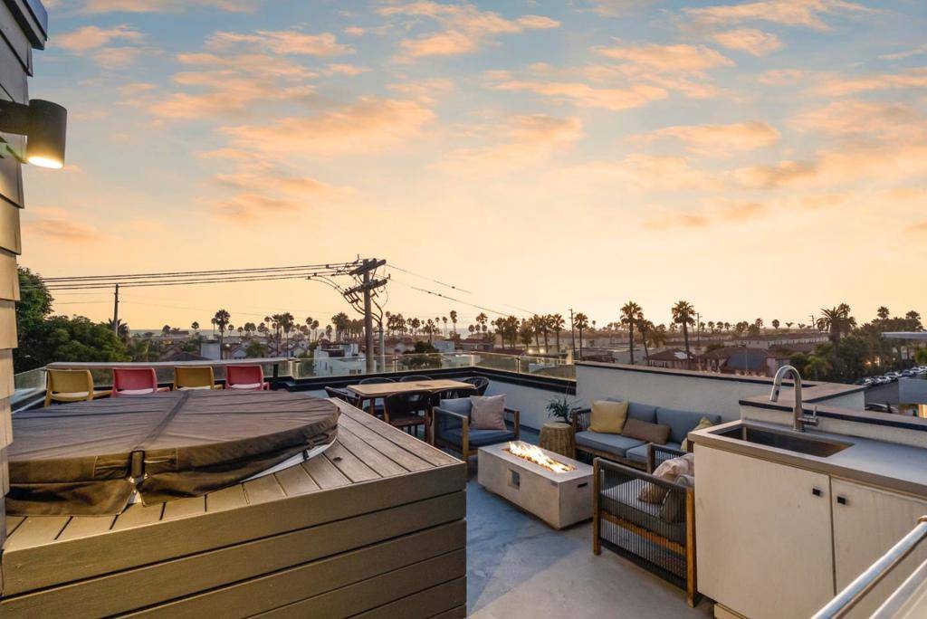 Oceanside, CA 92054,508 N Tremont ST #A