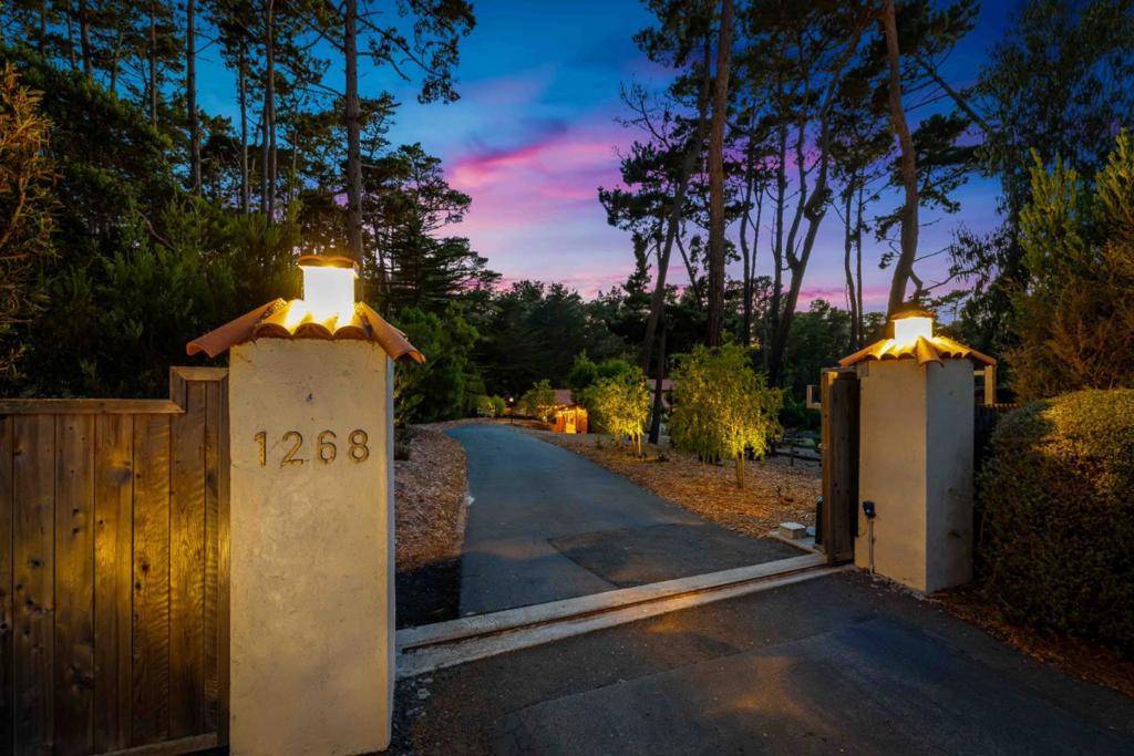 Pebble Beach, CA 93953,1268 Viscaino RD