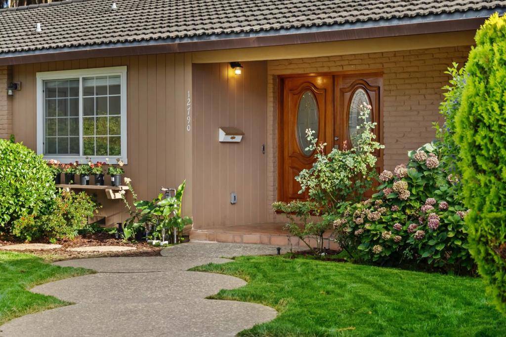 Saratoga, CA 95070,12790 Glen Arbor CT