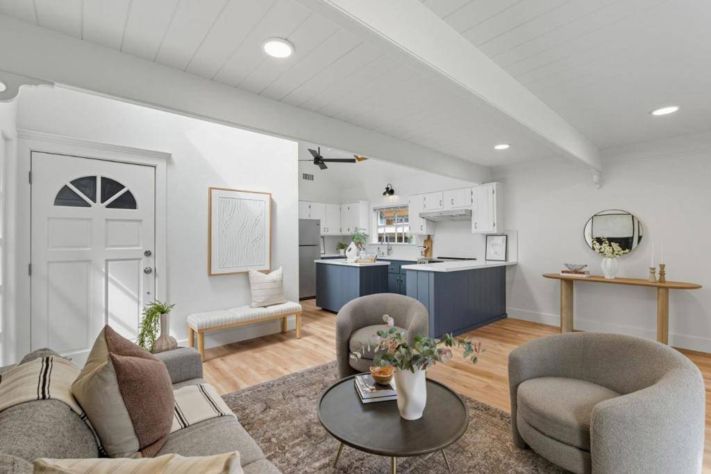 El Granada, CA 94018,330 Avenue Cabrillo