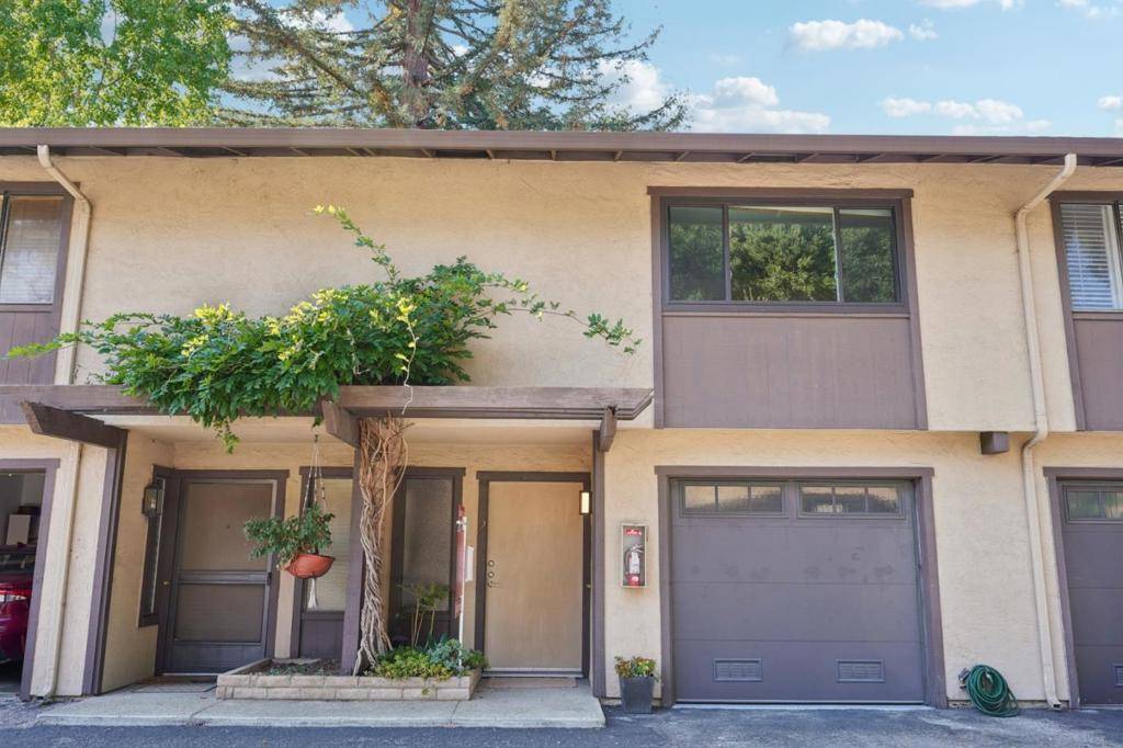 Menlo Park, CA 94025,610 Gilbert AVE #2