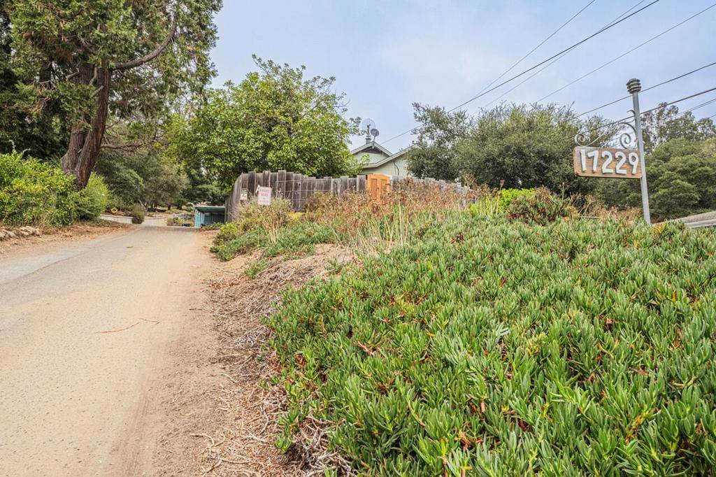 Prunedale, CA 93907,17229 McGuffie RD