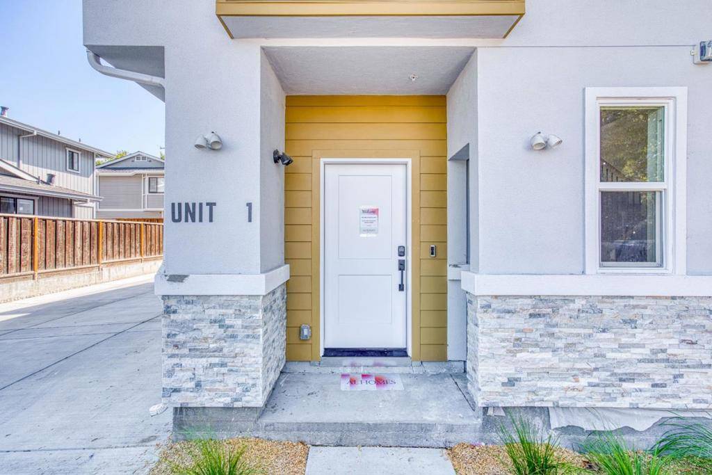 San Jose, CA 95126,1945 Park AVE #2