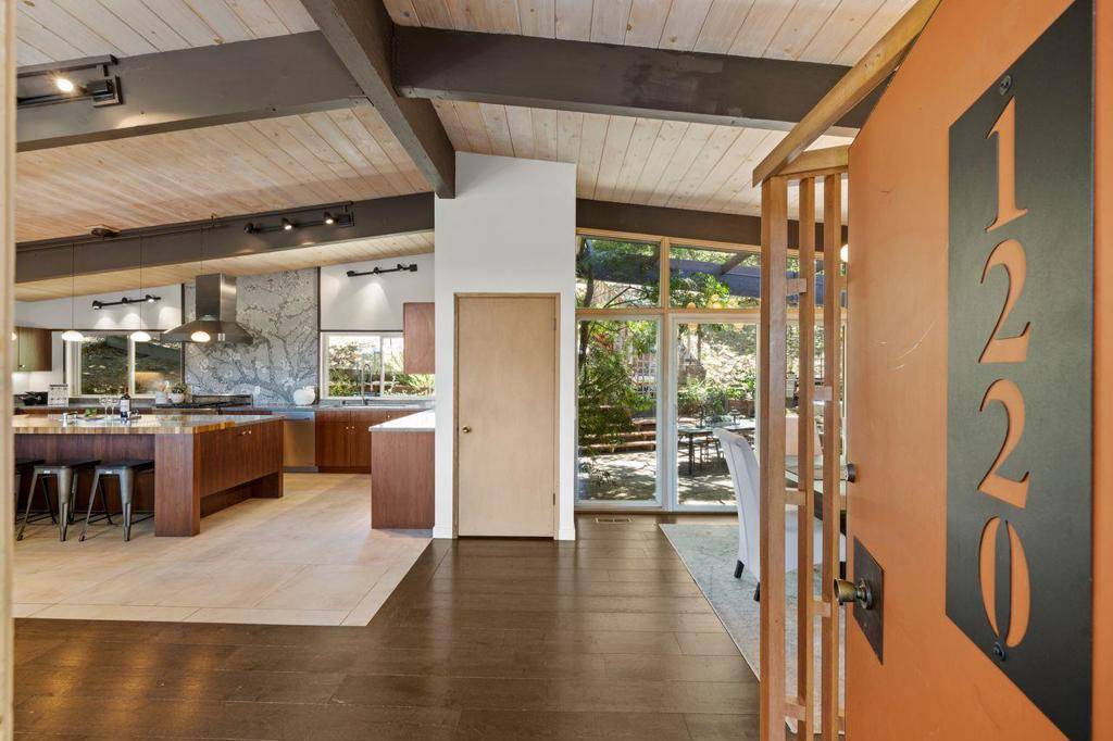 Belmont, CA 94002,1220 Chula Vista DR