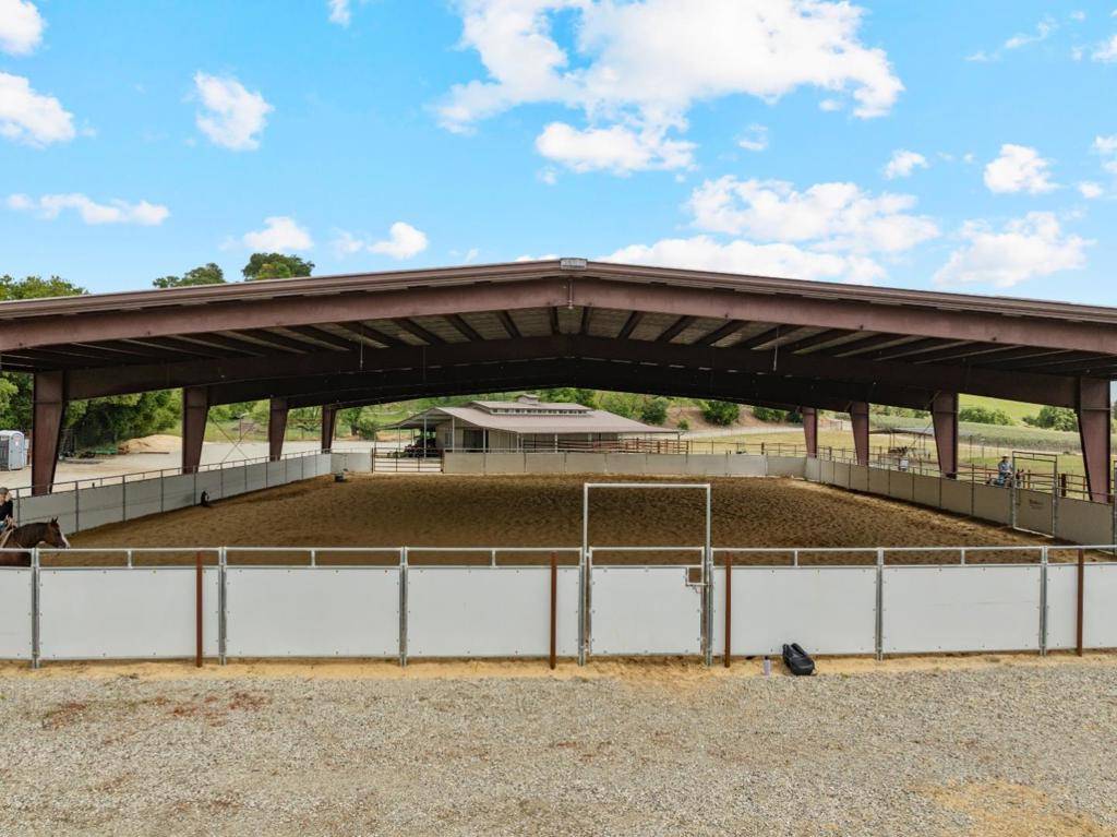 Hollister, CA 95023,804 Comstock RD