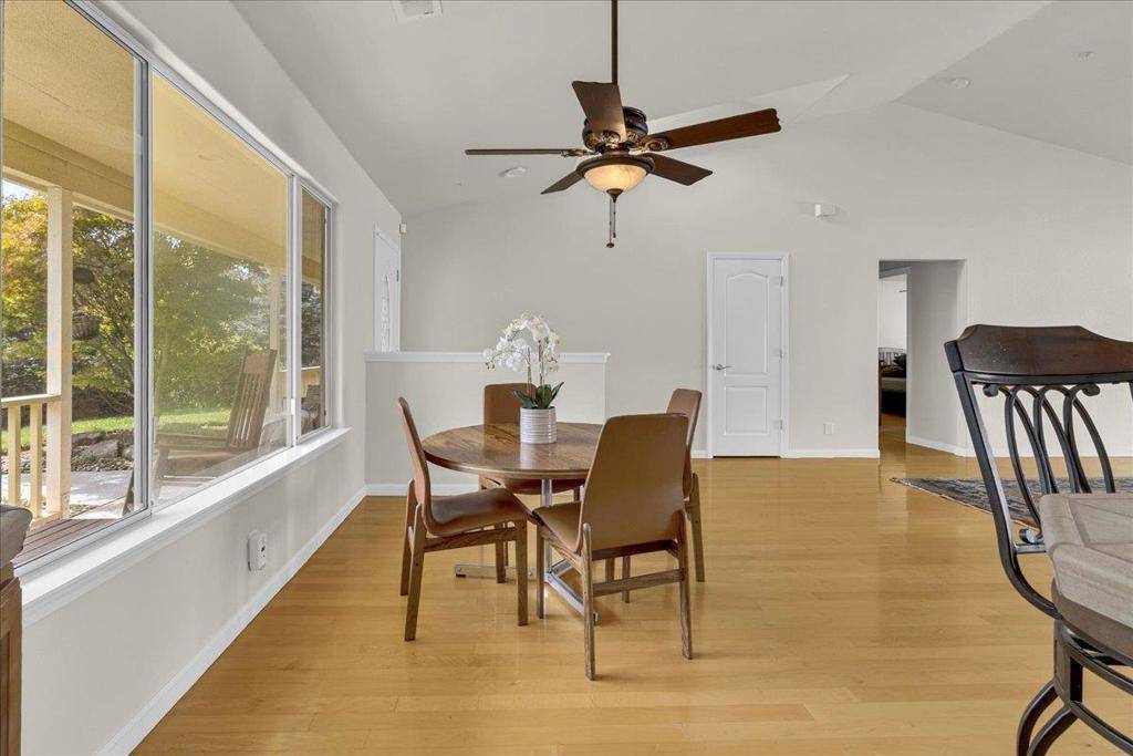 Royal Oaks, CA 95076,817 Lewis RD