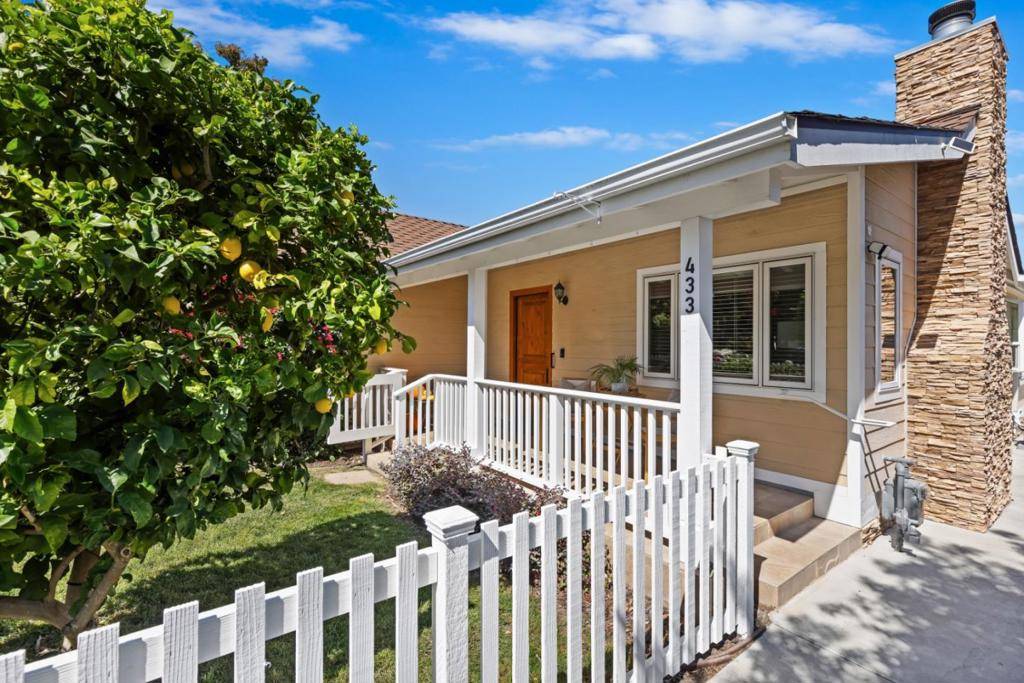 Redwood City, CA 94062,433 Upton ST