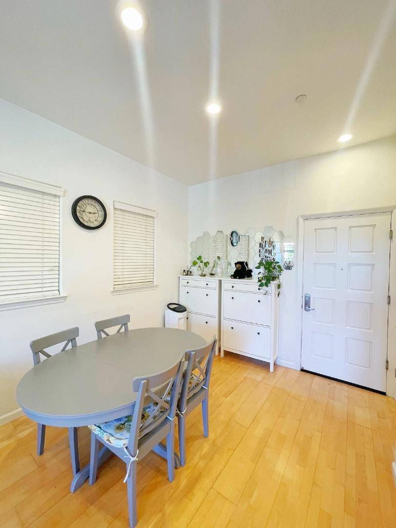 Cupertino, CA 95014,19999 Stevens Creek BLVD #209