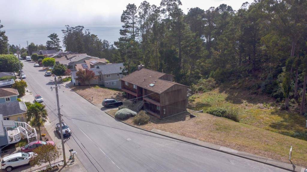 El Granada, CA 94018,563 El Granada BLVD