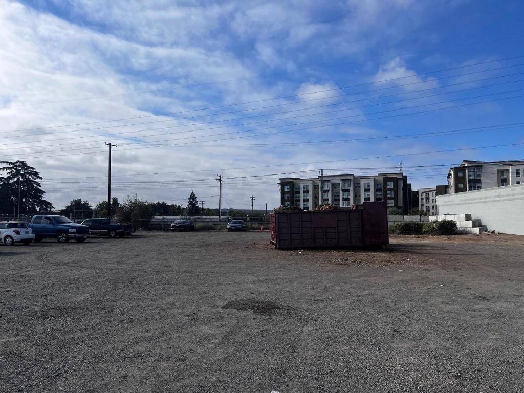 Sacramento, CA 95826,7400 Folsom BLVD