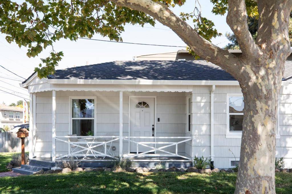 Redwood City, CA 94061,1105 Oak AVE