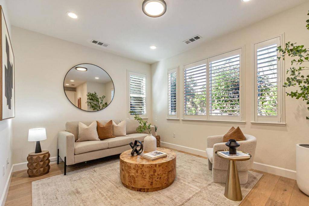 Sunnyvale, CA 94085,399 Charles Morris TER