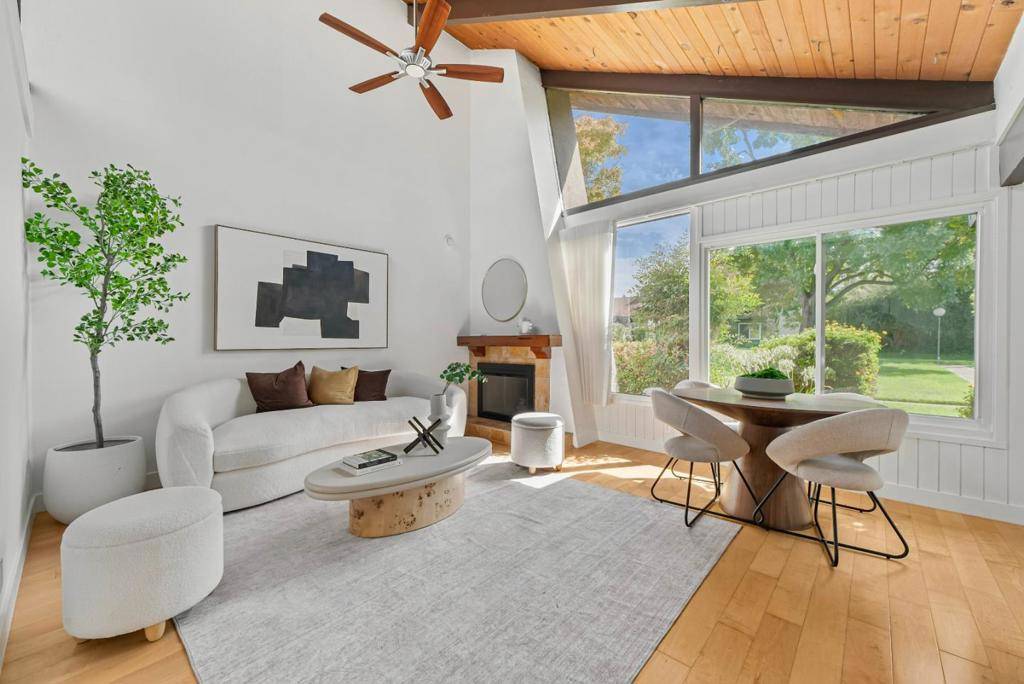 Mountain View, CA 94043,71 Gladys AVE