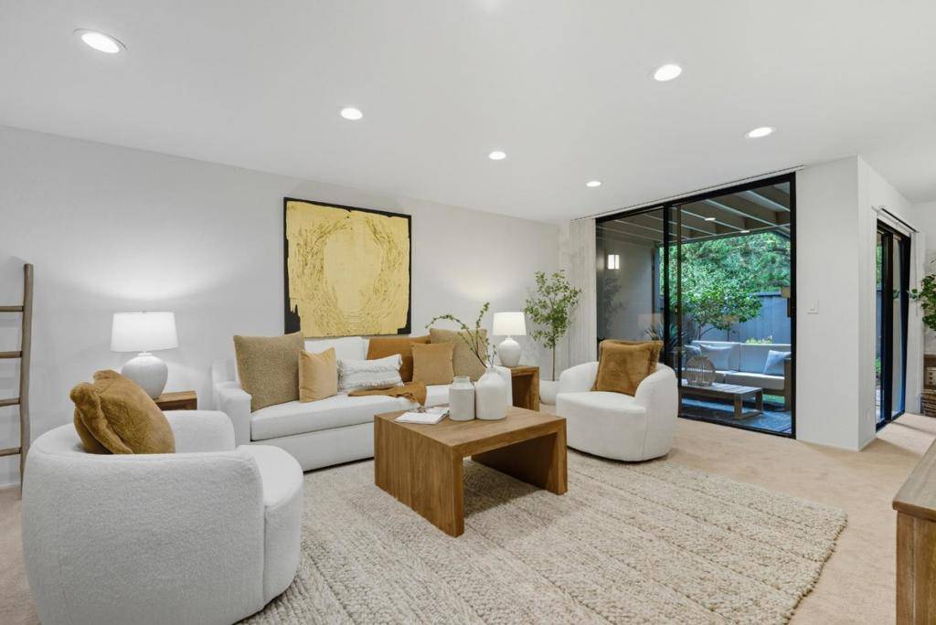 Mountain View, CA 94043,2000 Rock ST #7