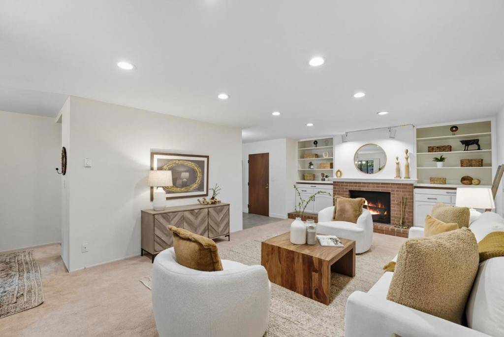 Mountain View, CA 94043,2000 Rock ST #7