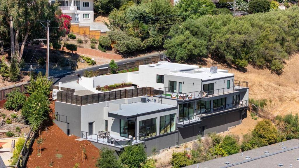 Belmont, CA 94002,905 South RD