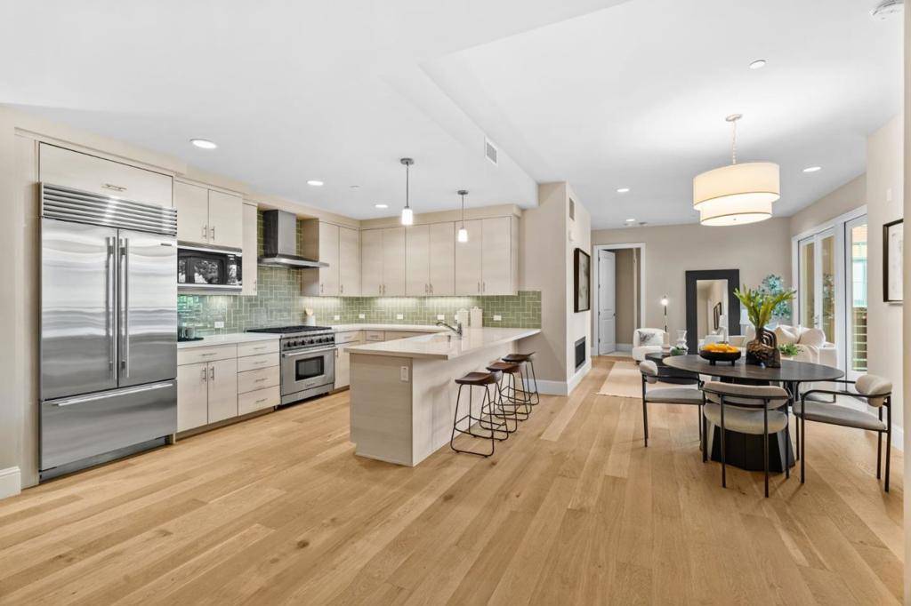 Los Altos, CA 94022,86 3rd ST #203