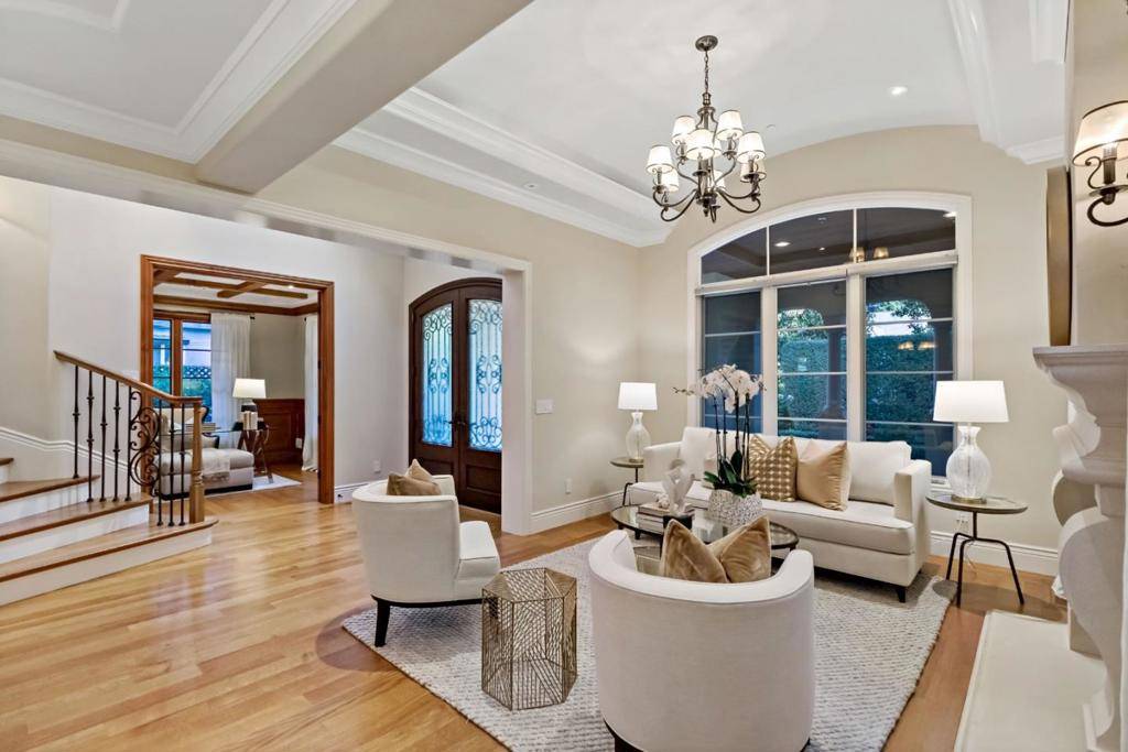 Palo Alto, CA 94301,627 Tennyson AVE